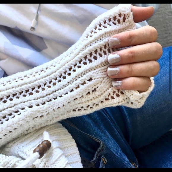 Cream/Off White Knit Sweater - Picture 7 of 7